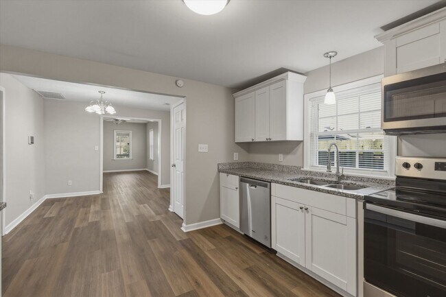 Building Photo - 720 Forbes St