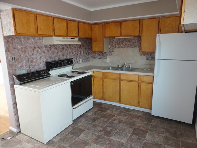 Building Photo - 3 bedroom 1 Bath