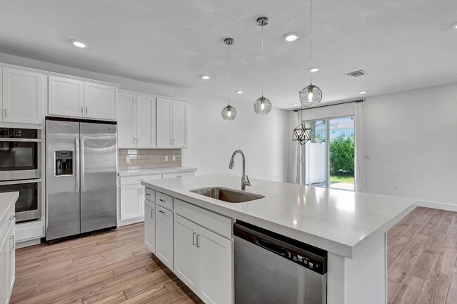 Building Photo - 229 Preserve Trl S