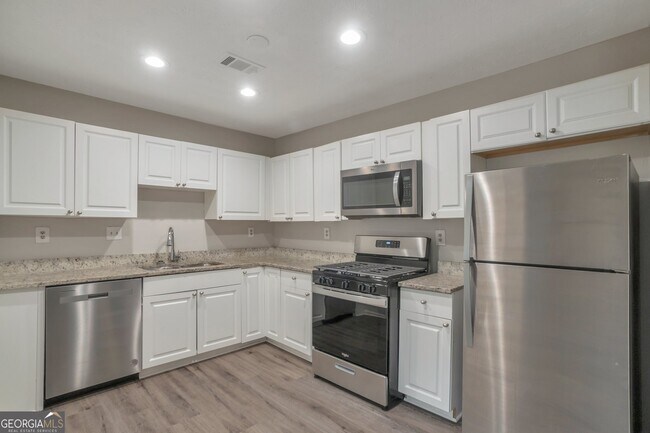 Building Photo - 2599 Fieldstone View Ln SE