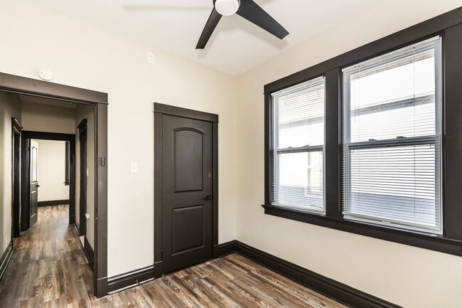Building Photo - Beautiful Renovated 2 Bed 1 Bath Home