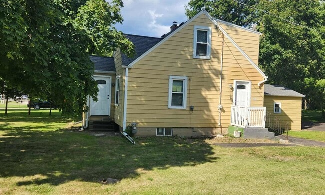 Primary Photo - 36939 N Green Bay Rd