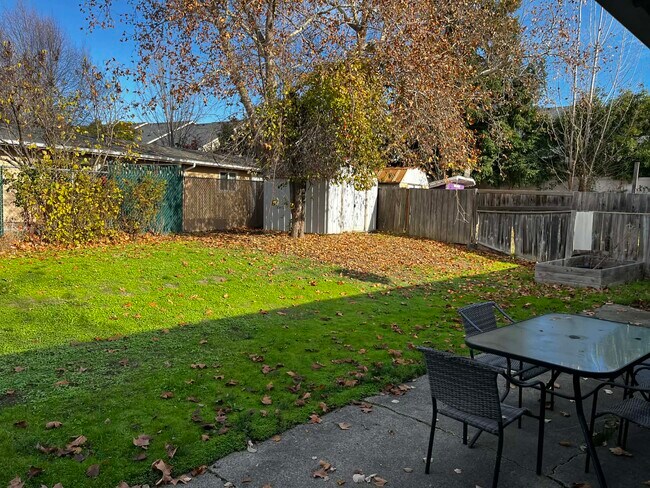 Building Photo - 925 Olympic Ave