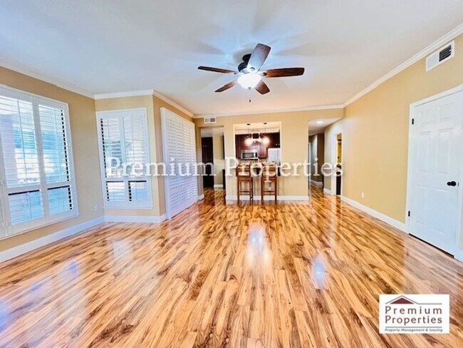 Building Photo - Beautiful 2BD/2BA Condo Unit in the Gated ...