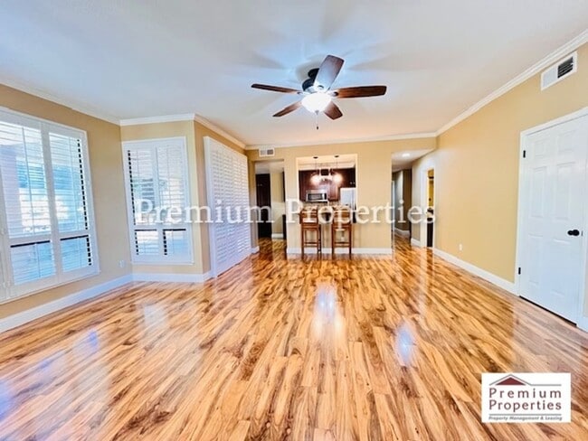 Building Photo - Beautiful 2BD/2BA Condo Unit in the Gated Community of Lakemont at Canyon Lakes- San Ramon