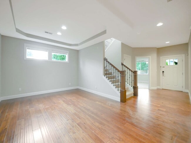 Building Photo - 4 Bed and 2.5 Bath Beautiful Single-family Home for Rent!