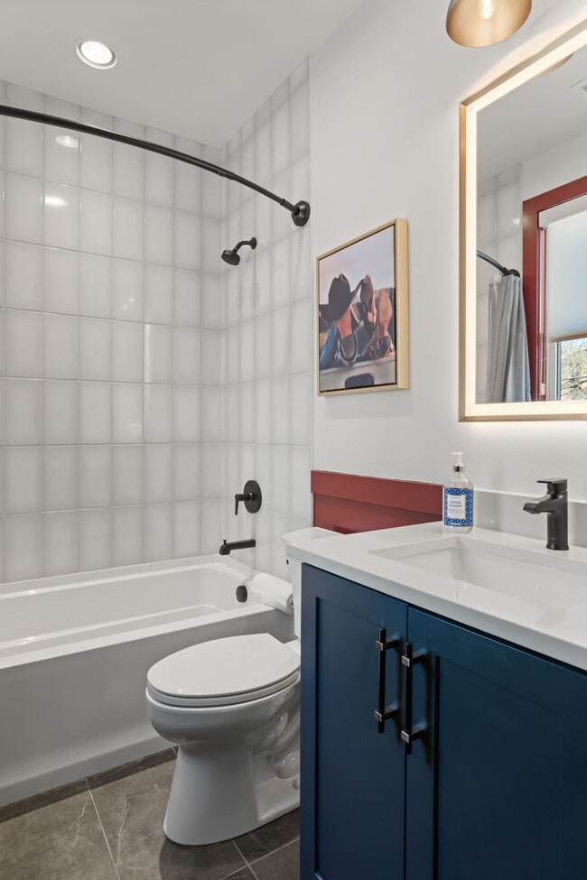 Building Photo - 1315 16th Ave S