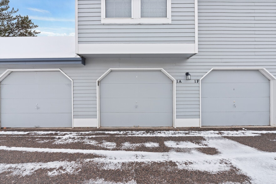 Oversized one car garage - 1601 W Swallow Rd