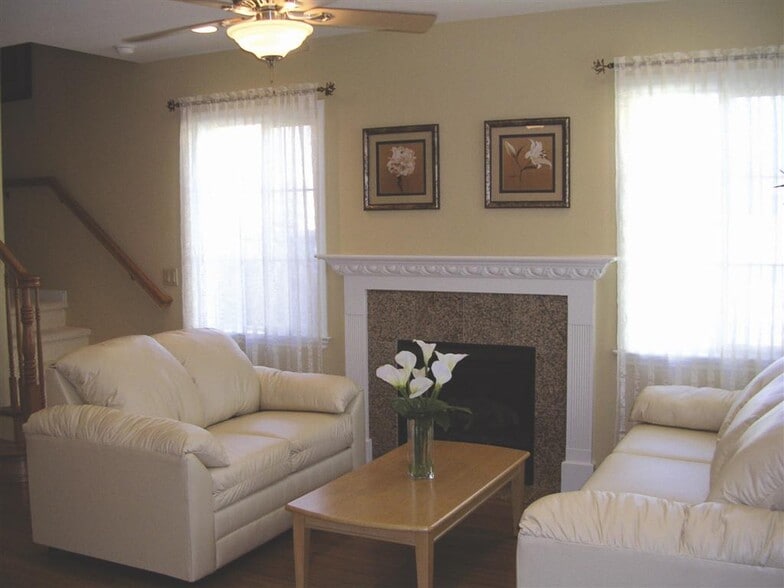 Living Room - 13703 Ruther Ave