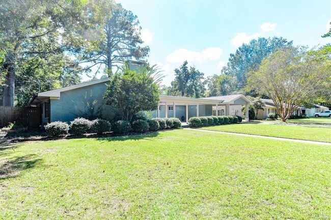 Building Photo - 2516 Jasmine Rd