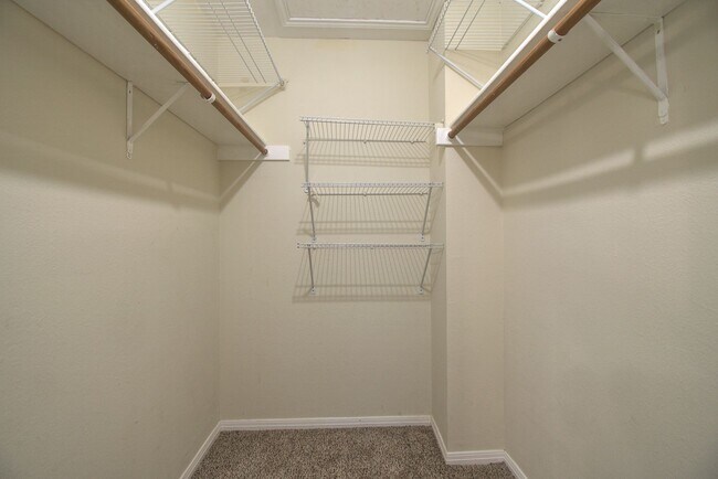 Building Photo - 6489 Hart Ln
