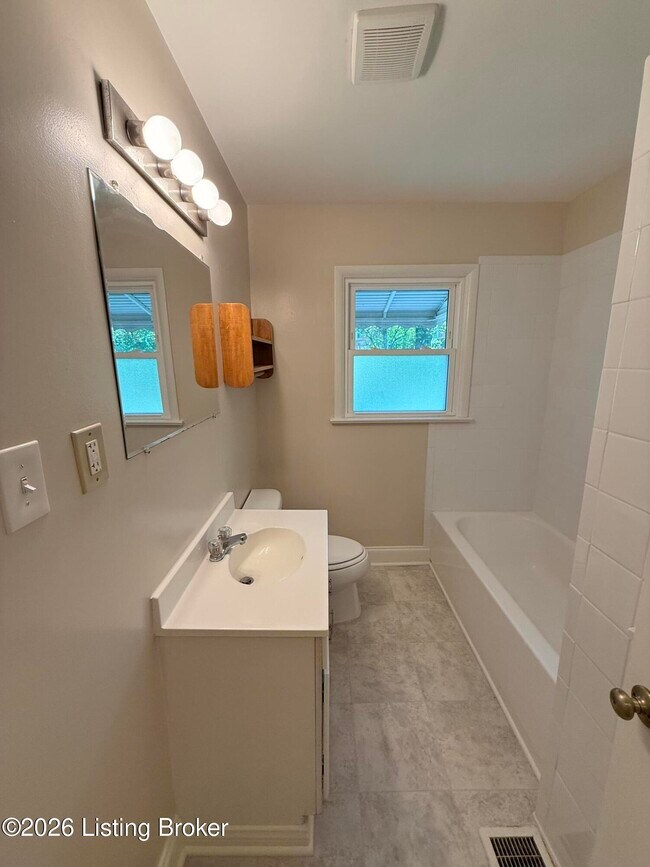 Building Photo - 2903 Livingston Ave