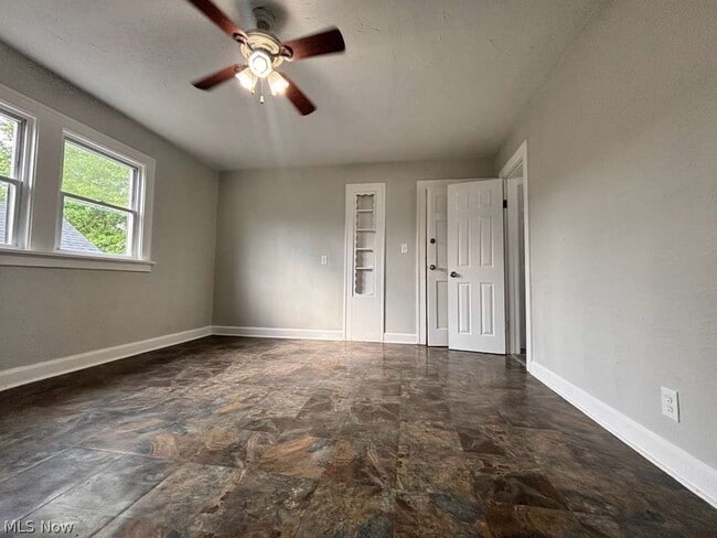 Building Photo - 907 Rondel Rd