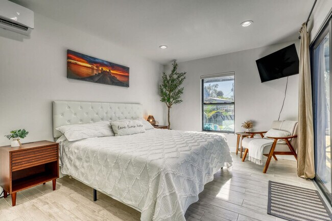 Building Photo - 106 Playmore Dr