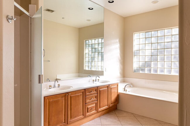 Building Photo - 11183 E Beck Ln