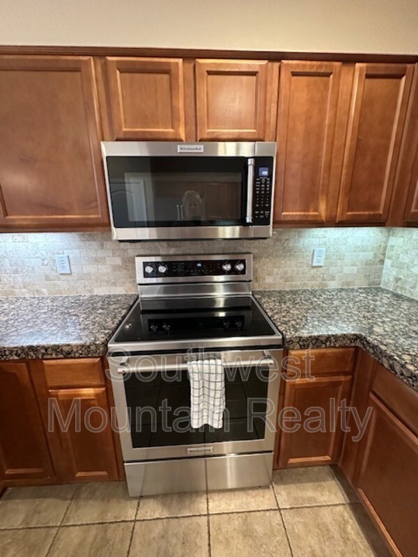 Building Photo - 4245 E Ficus Way