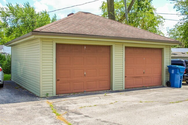 Building Photo - Lem Court Townhomes