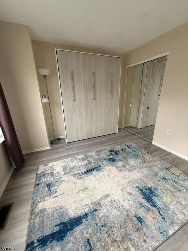 Building Photo - 1902 Bayley Ct