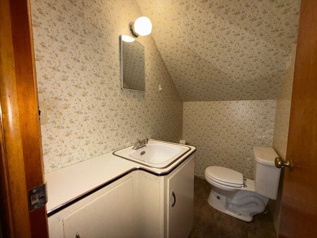 Building Photo - Single Family Home with Two Car Garage