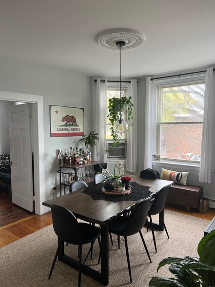 Primary Photo - 2 Pearl St