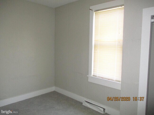 Building Photo - 334 N Governors Ave