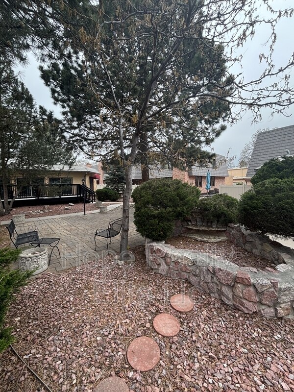 Building Photo - 2079 Sussex Ln