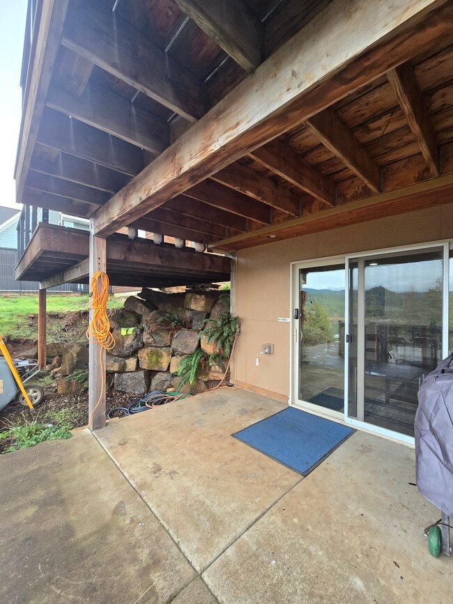 Building Photo - 6308 Lake Pointe Wy