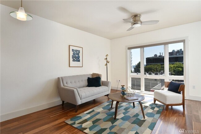 Building Photo - Spacious 1bd/1.5ba Condo in Belltown!