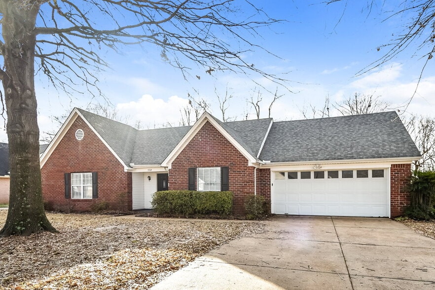 Building Photo - 5205 Plum Tree Dr