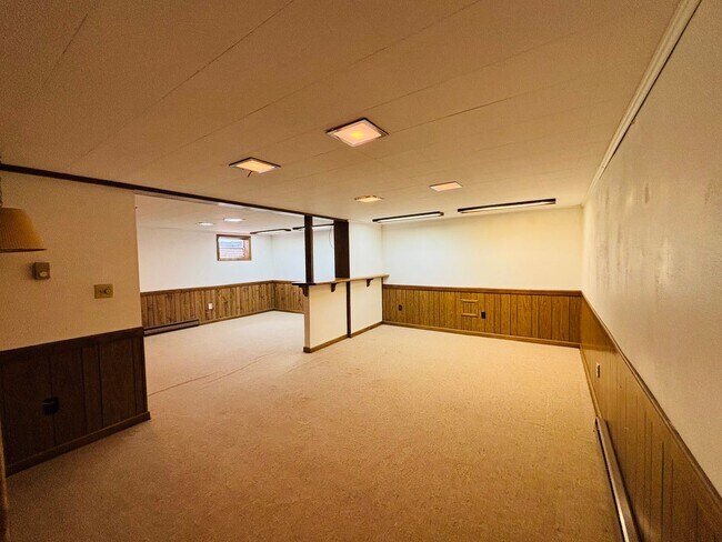Building Photo - 1105 Robin Rd