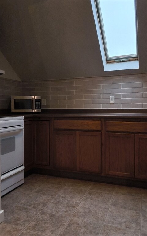 Building Photo - 186 Branscomb St