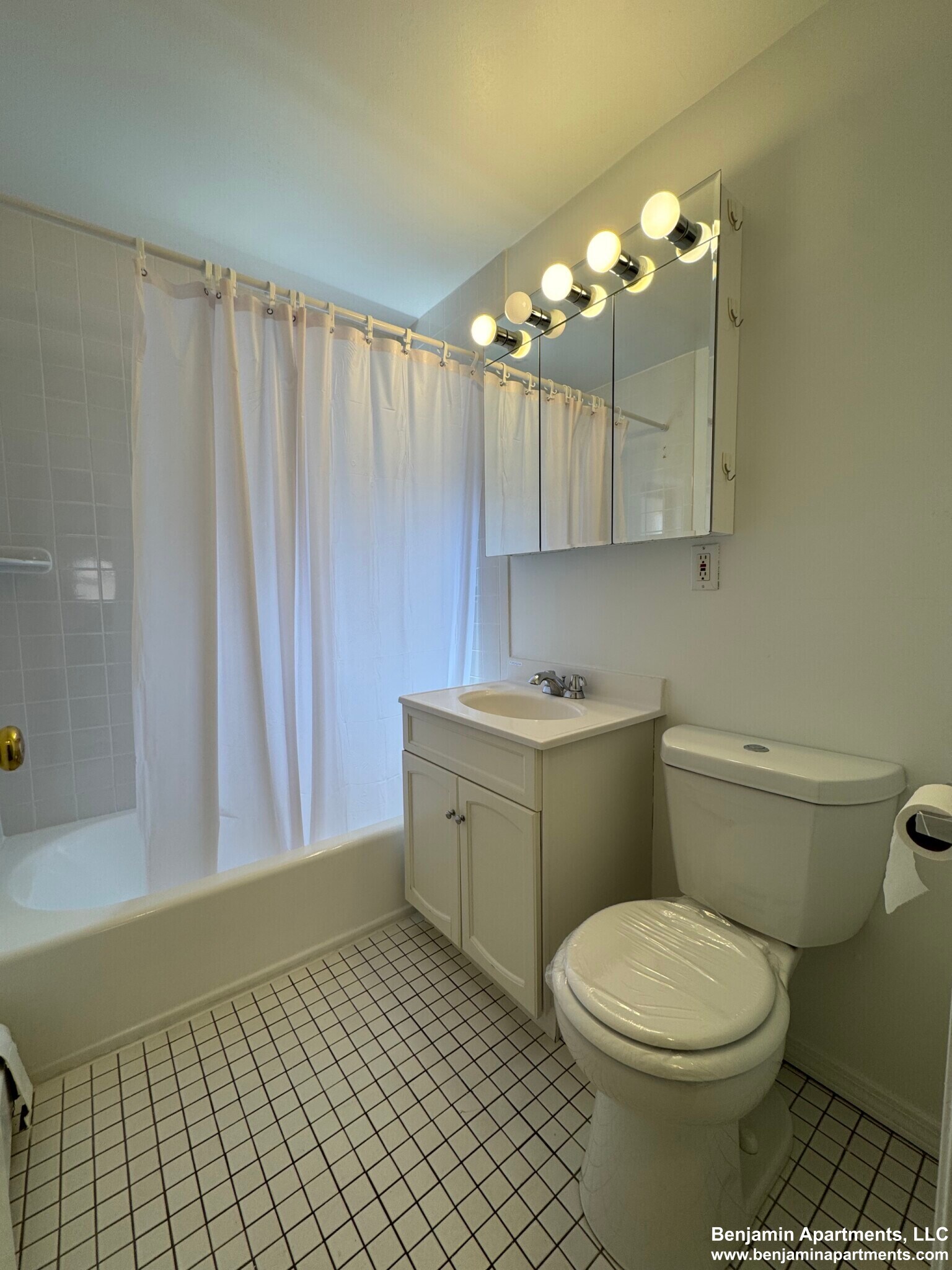 Building Photo - 44 Harvard Ave