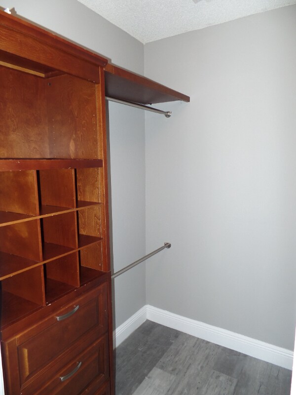 Building Photo - 5612 Rock Island Rd