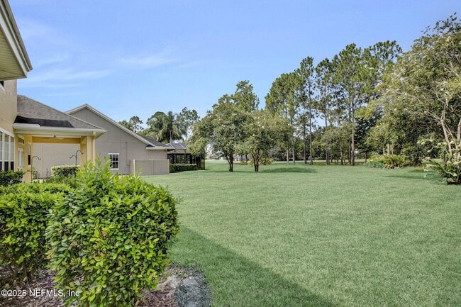 Building Photo - 1761 Highland View Dr