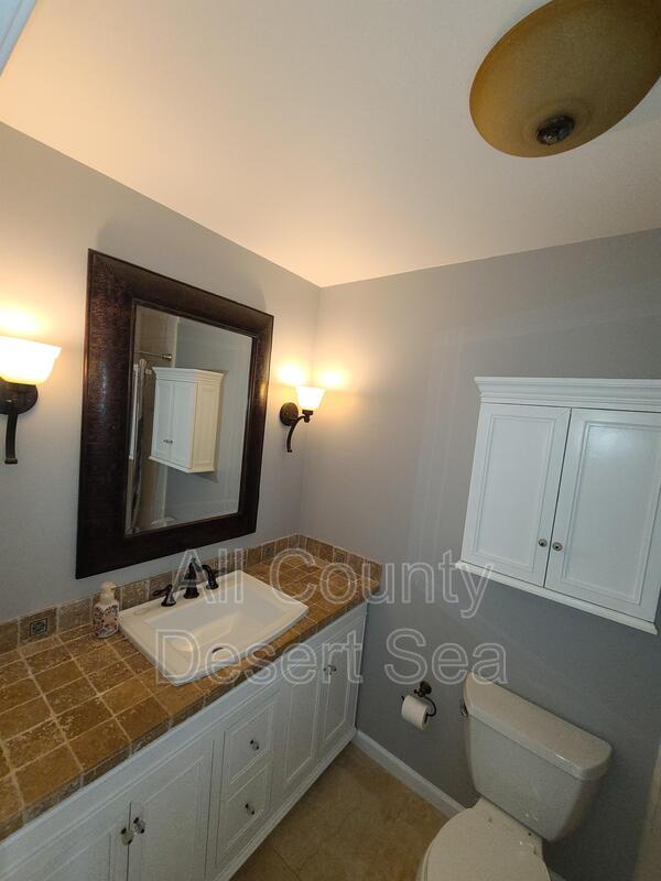 Building Photo - 17821 San Leandro Ln