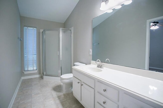 Building Photo - 6 Tranquil Glade Pl