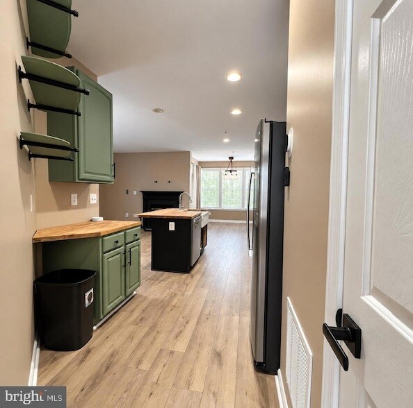 Building Photo - 2467 Cheyenne Dr