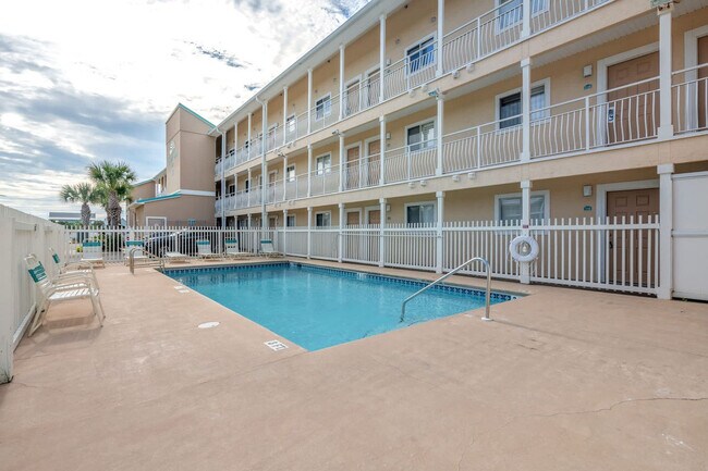 Building Photo - 3290 Scenic Hwy 98