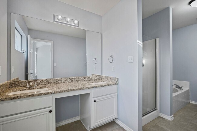Building Photo - Beautiful Home-3-bedroom, 2-bath residence in Anna