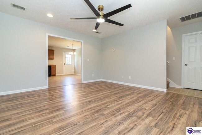 Building Photo - 134 Twin Lakes Dr