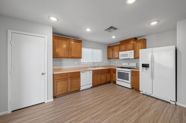 Building Photo - 9021 Spirit Canyon Ave