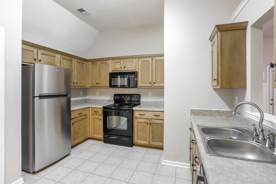 Building Photo - 871 Galyon Drive