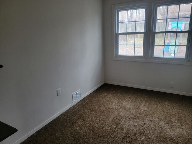 Building Photo - 3 bedroom home for rent