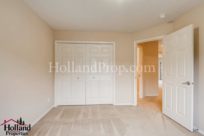 Building Photo - Spacious & Stylish 4-Bedroom Home in Desirable Northwest Portland