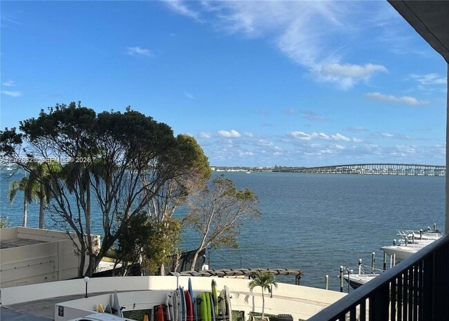 Building Photo - 1865 Brickell Ave