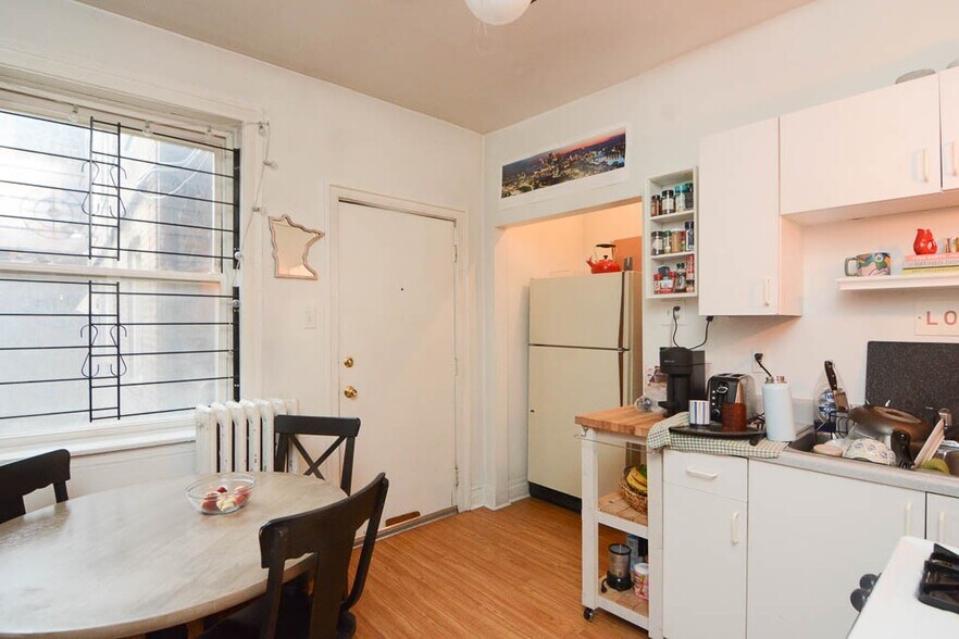 Building Photo - 1915 W Crystal St