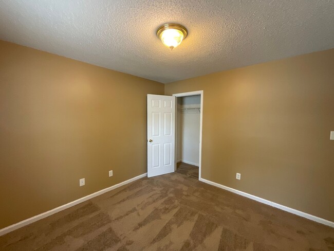 Building Photo - 2007 Caton Dr