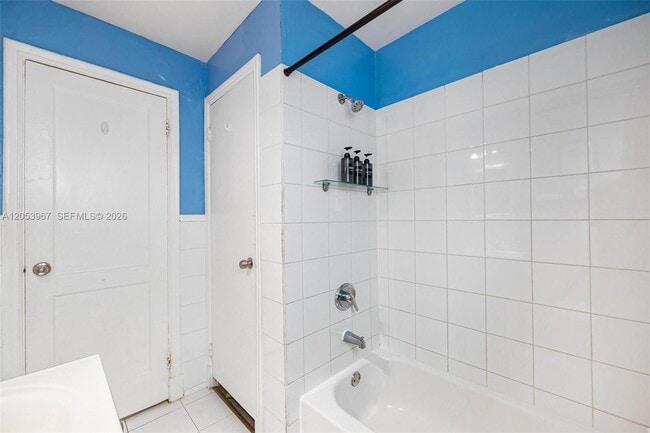 Building Photo - 39 Sidonia Ave