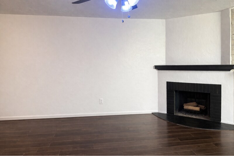 Building Photo - 714 E Eason Ave