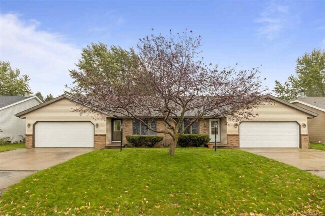 Primary Photo - 2310 Skylark Dr